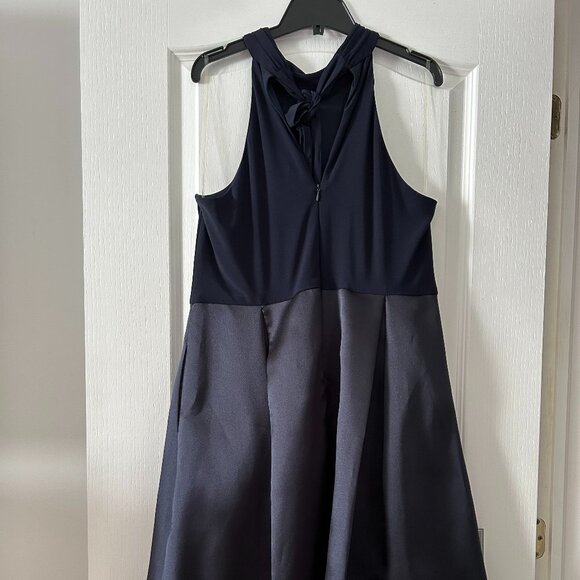 Fit & flare beautiful cocktail dress - Picture 3 of 4